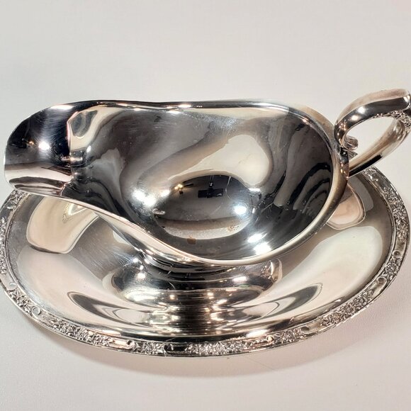 Rogers & Bro. Silver-Plated Gravy Boat with Attached Underplate Primrose Pattern - Picture 6 of 8
